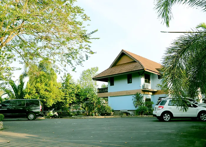 BaanRimNam Resort Trat